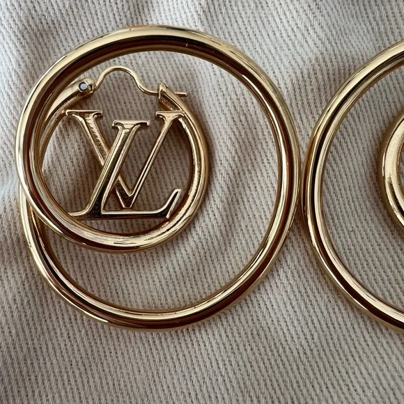 Authentic Louis Vuitton Spiral Hoop Earrings - Picture 5 of 15